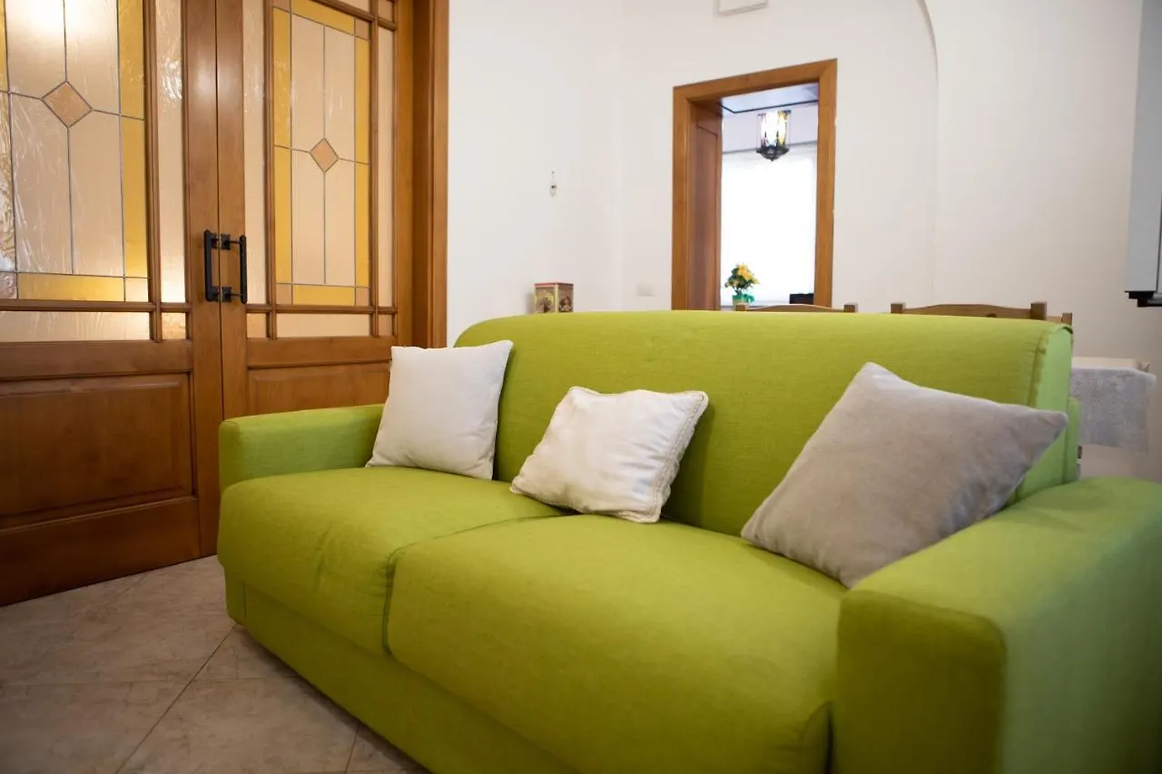 Gege'S Home Naples 0*,